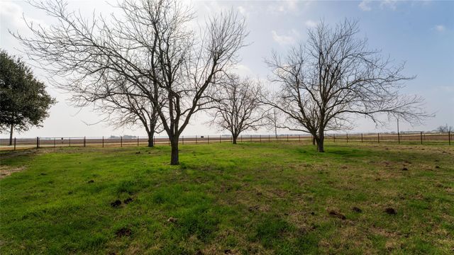 659 County Road 463, Thorndale, TX 76577