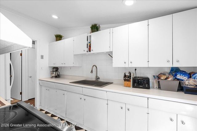 1028 N Hagadorn Road, East Lansing, MI 48823