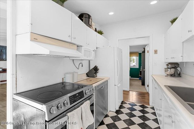 1028 N Hagadorn Road, East Lansing, MI 48823