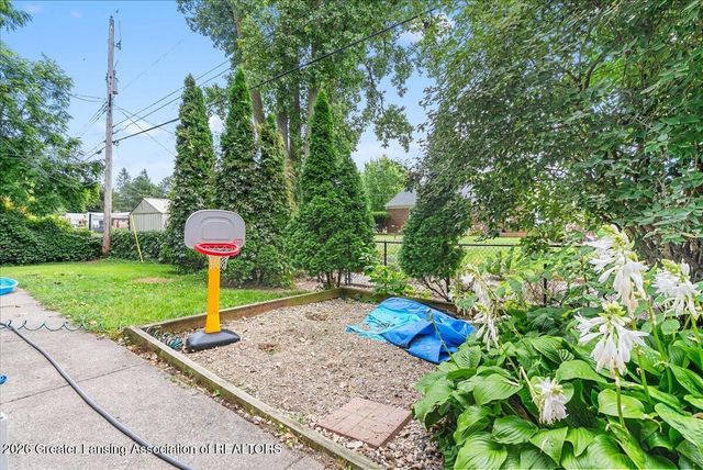 1028 N Hagadorn Road, East Lansing, MI 48823
