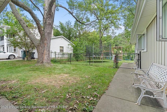 1028 N Hagadorn Road, East Lansing, MI 48823