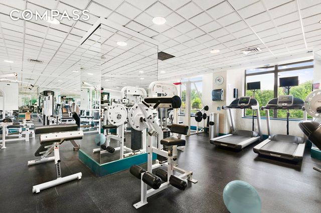 11201 Queens Blvd Apt 17H, New York City, NY 11375