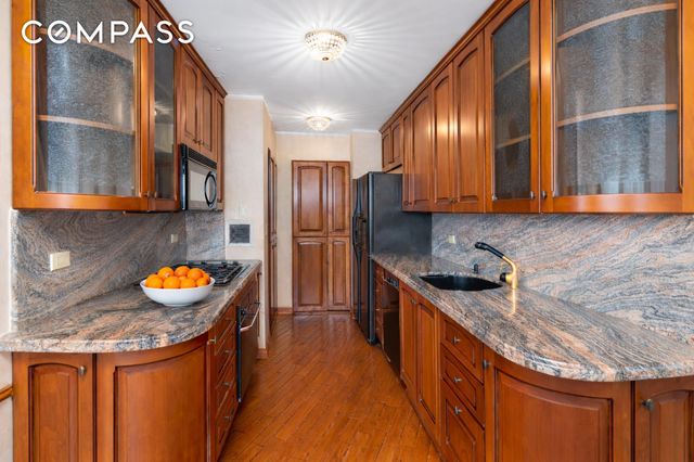 11201 Queens Blvd Apt 17H, New York City, NY 11375