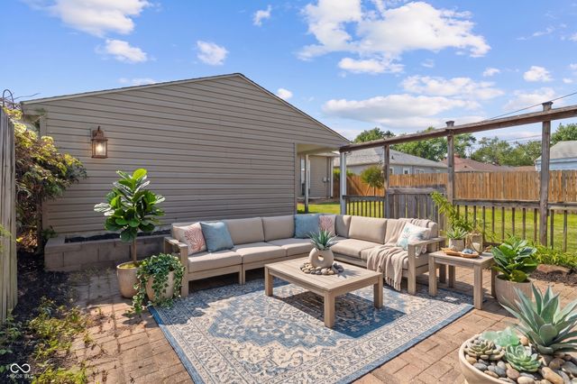 229 N 16th Avenue, Beech Grove, IN 46107