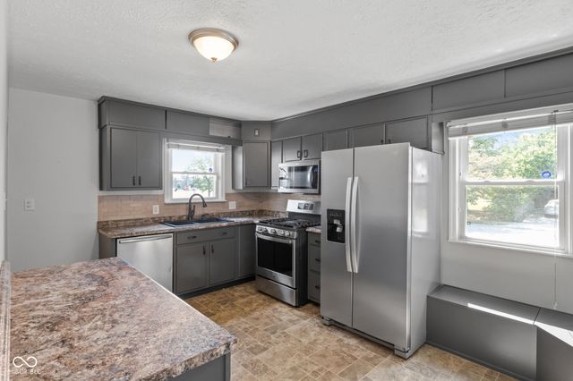 229 N 16th Avenue, Beech Grove, IN 46107