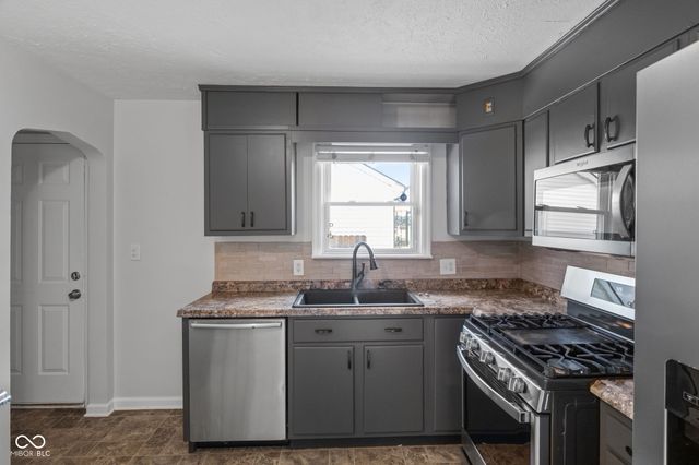 229 N 16th Avenue, Beech Grove, IN 46107