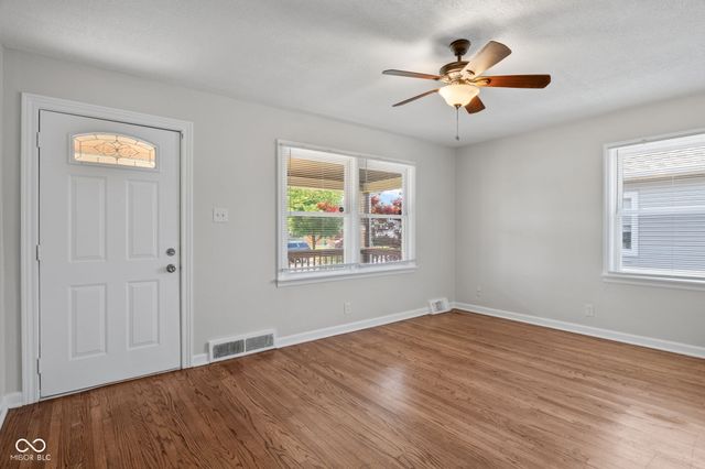 229 N 16th Avenue, Beech Grove, IN 46107