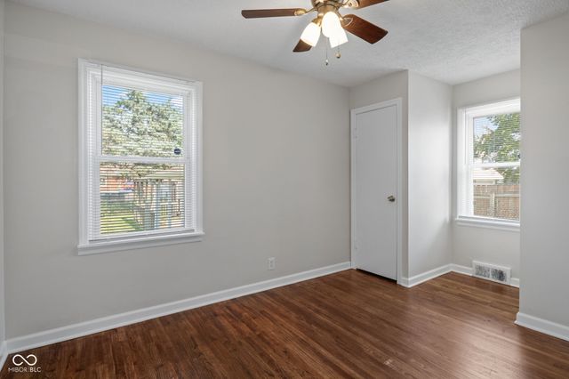 229 N 16th Avenue, Beech Grove, IN 46107