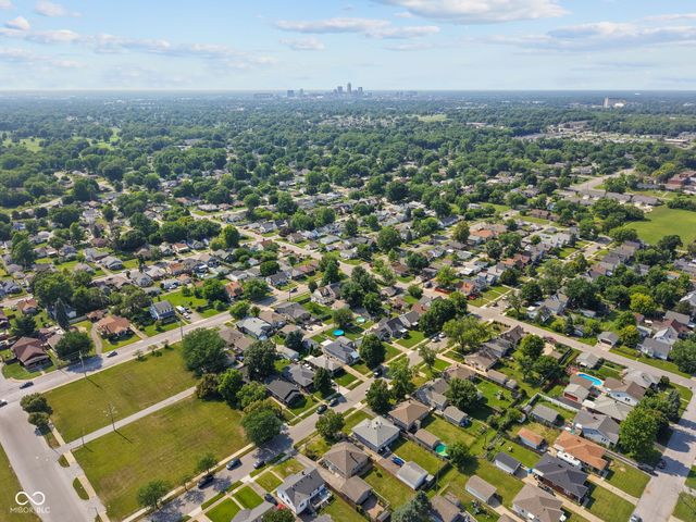 229 N 16th Avenue, Beech Grove, IN 46107