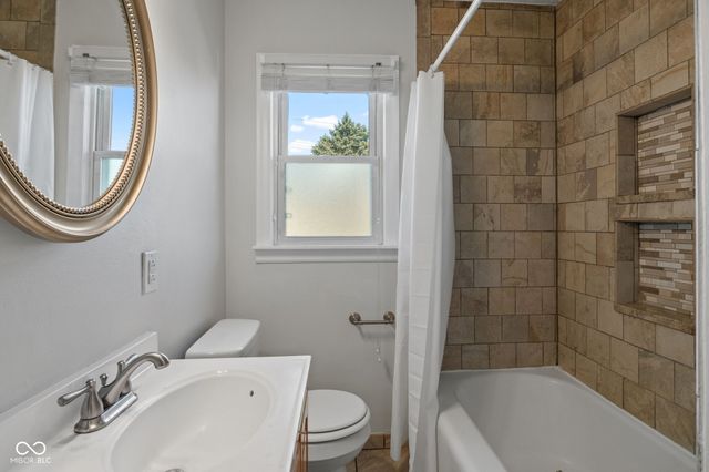 229 N 16th Avenue, Beech Grove, IN 46107