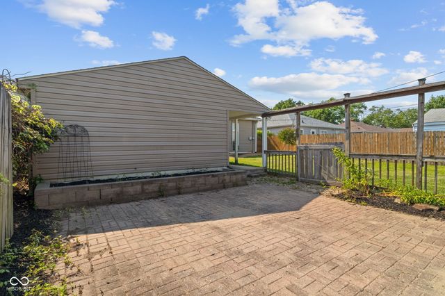 229 N 16th Avenue, Beech Grove, IN 46107