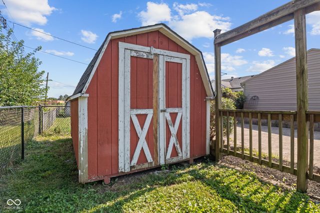 229 N 16th Avenue, Beech Grove, IN 46107