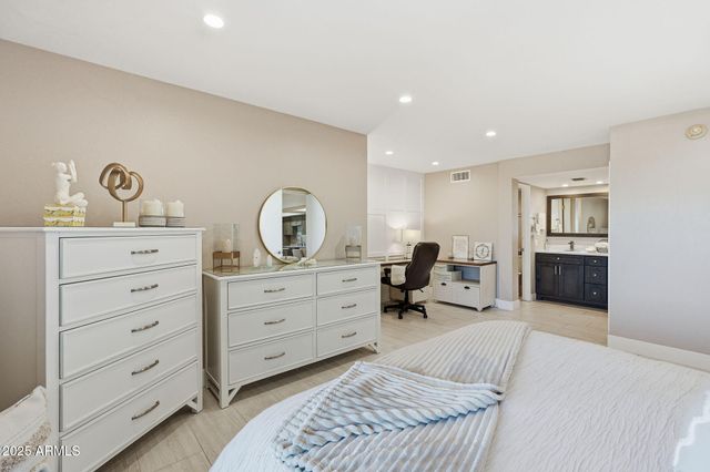 7557 N DREAMY DRAW Drive 264, Phoenix, AZ 85020