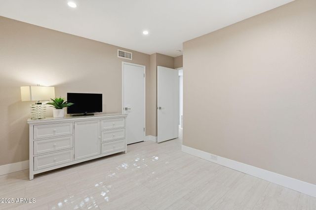 7557 N DREAMY DRAW Drive 264, Phoenix, AZ 85020