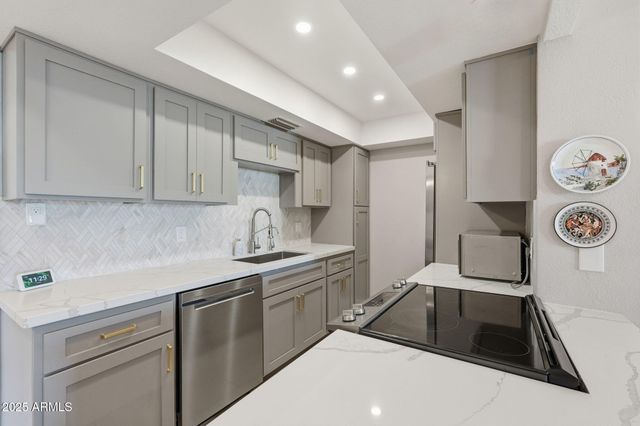 7557 N DREAMY DRAW Drive 264, Phoenix, AZ 85020