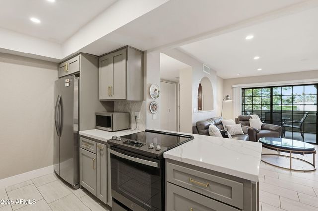 7557 N DREAMY DRAW Drive 264, Phoenix, AZ 85020