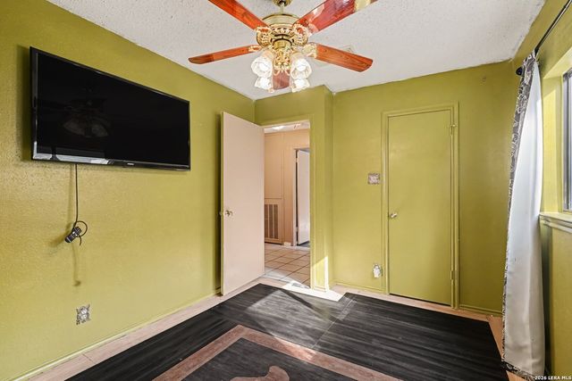 2602 Buffalo Pass Dr, San Antonio, TX 78245