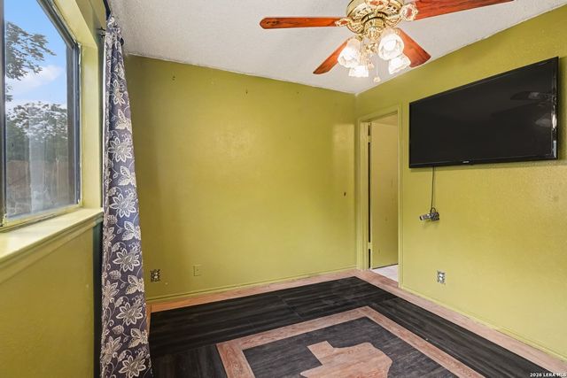 2602 Buffalo Pass Dr, San Antonio, TX 78245
