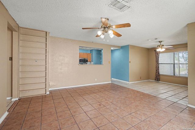 2602 Buffalo Pass Dr, San Antonio, TX 78245