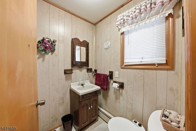 111 Kanouse St, Boonton Town, NJ 07005