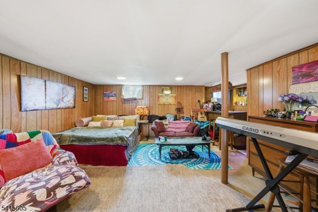 111 Kanouse St, Boonton Town, NJ 07005