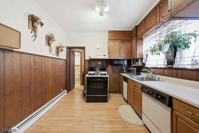 111 Kanouse St, Boonton Town, NJ 07005