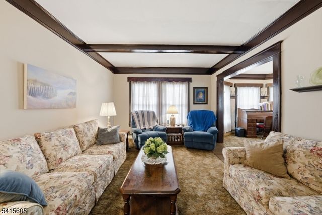 111 Kanouse St, Boonton Town, NJ 07005