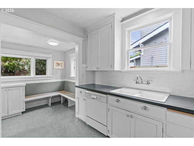 3217 Ne 32ND Ave, Portland, OR 97212