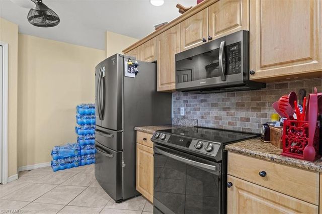 605 SE 22nd ST, Cape Coral, FL 33990