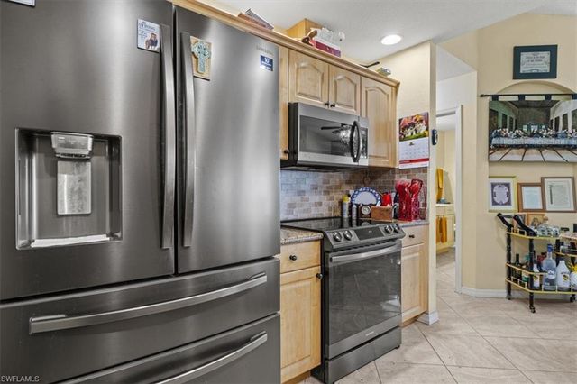 605 SE 22nd ST, Cape Coral, FL 33990