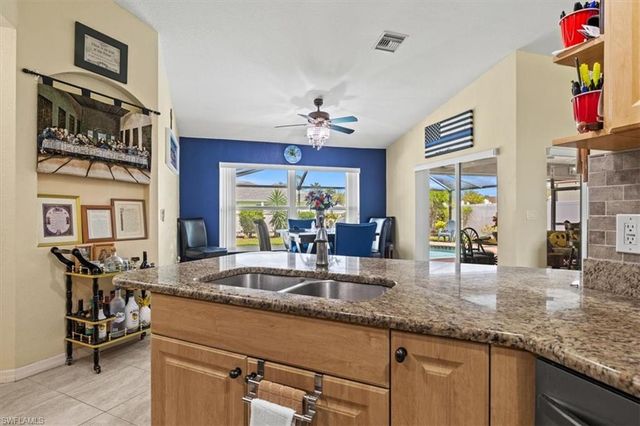 605 SE 22nd ST, Cape Coral, FL 33990