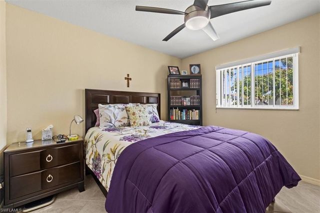 605 SE 22nd ST, Cape Coral, FL 33990