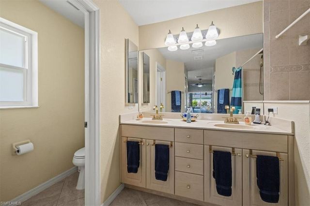 605 SE 22nd ST, Cape Coral, FL 33990