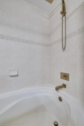 605 SE 22nd ST, Cape Coral, FL 33990