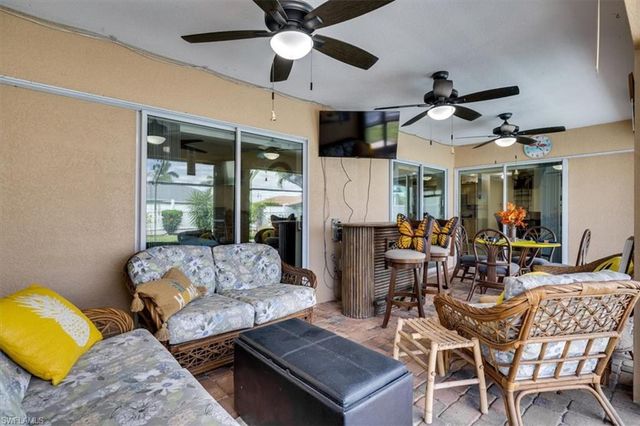 605 SE 22nd ST, Cape Coral, FL 33990