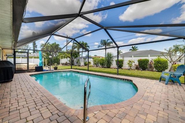605 SE 22nd ST, Cape Coral, FL 33990