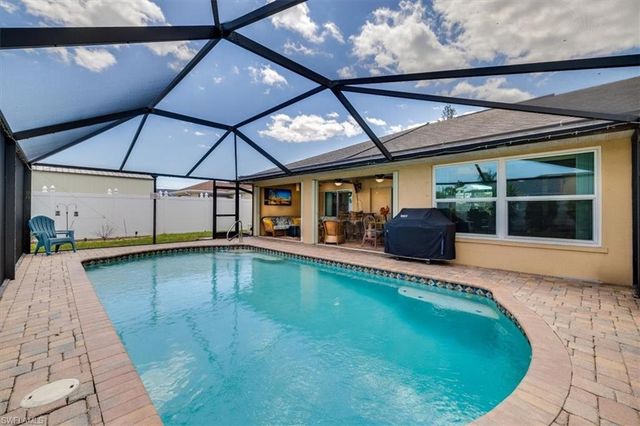 605 SE 22nd ST, Cape Coral, FL 33990