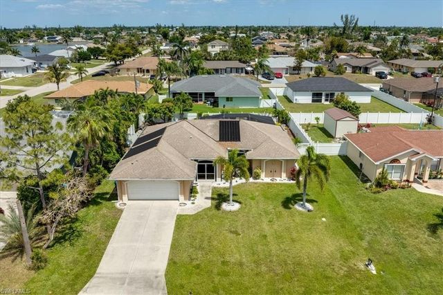 605 SE 22nd ST, Cape Coral, FL 33990