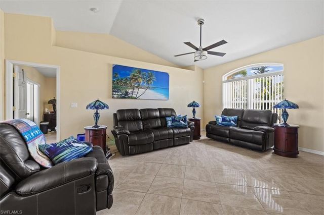 605 SE 22nd ST, Cape Coral, FL 33990