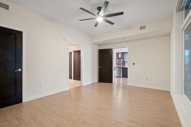 8925 West Flamingo Road 102, Las Vegas, NV 89147