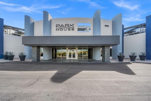 8925 West Flamingo Road 102, Las Vegas, NV 89147