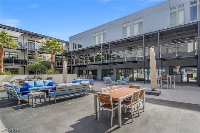 8925 West Flamingo Road 102, Las Vegas, NV 89147