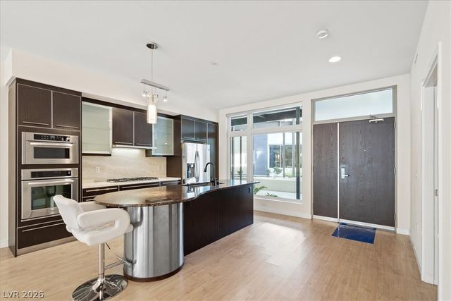 8925 West Flamingo Road 102, Las Vegas, NV 89147