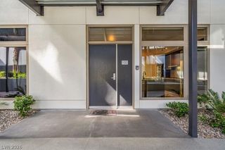 8925 West Flamingo Road 102, Las Vegas, NV 89147