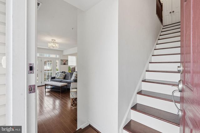 42167 CANARY GRASS SQ, Aldie, VA 20105
