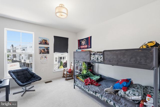 42167 CANARY GRASS SQ, Aldie, VA 20105