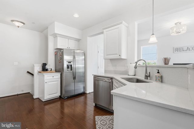 42167 CANARY GRASS SQ, Aldie, VA 20105