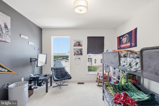 42167 CANARY GRASS SQ, Aldie, VA 20105
