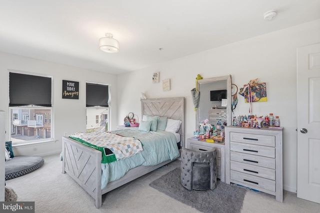 42167 CANARY GRASS SQ, Aldie, VA 20105