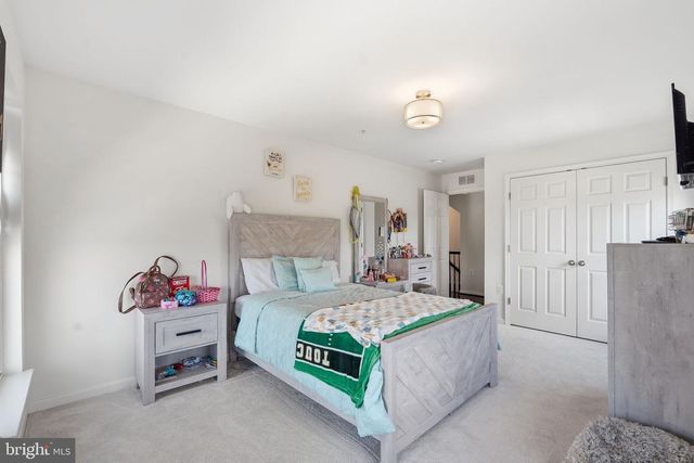 42167 CANARY GRASS SQ, Aldie, VA 20105